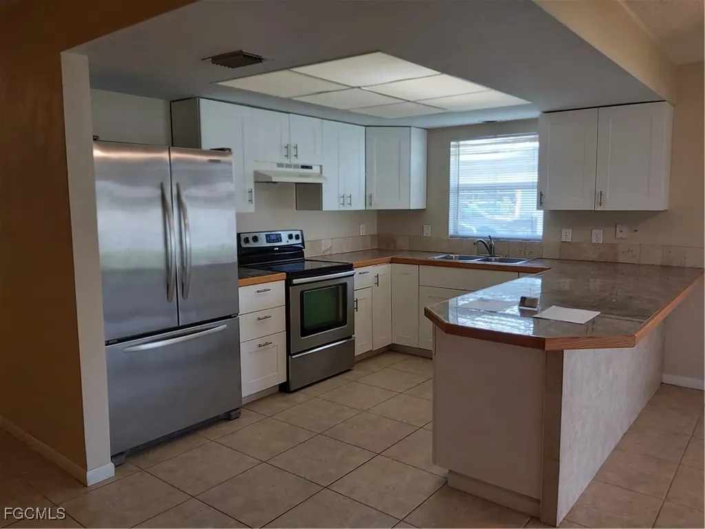 3817 SE 11th Avenue Cape Coral FL 33904