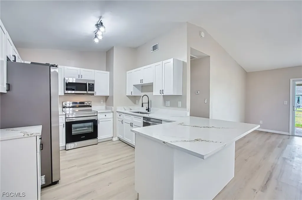 4022 SW 8th Place Cape Coral FL 33914