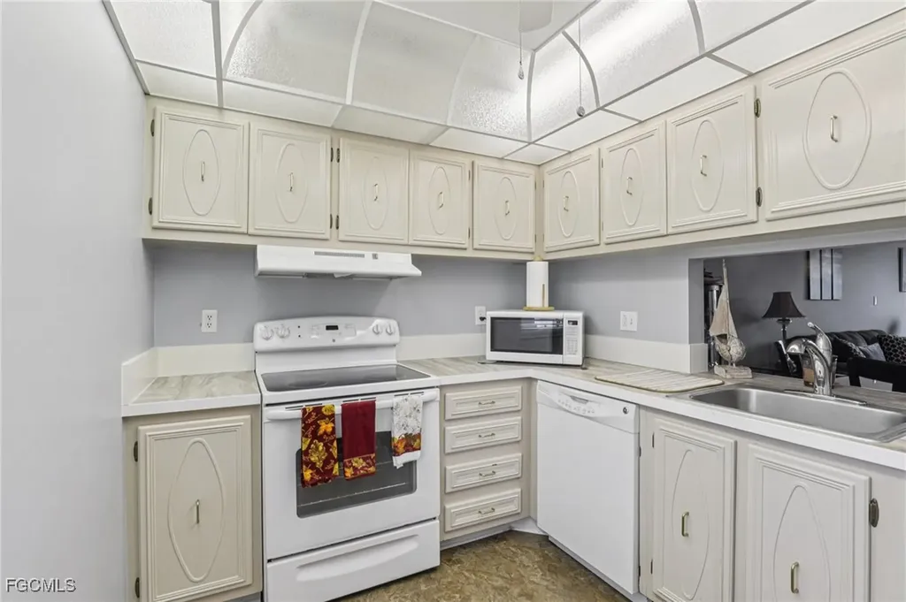 1700 Pine Valley Drive Fort Myers FL 33907