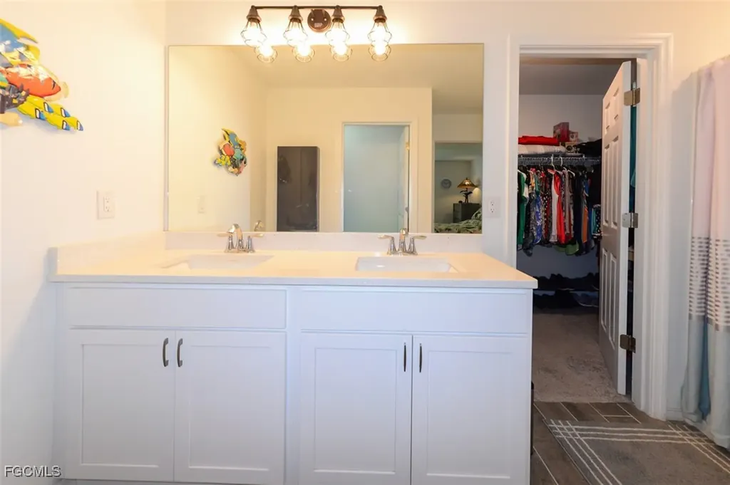 1324 SW 8th Place Cape Coral FL 33991