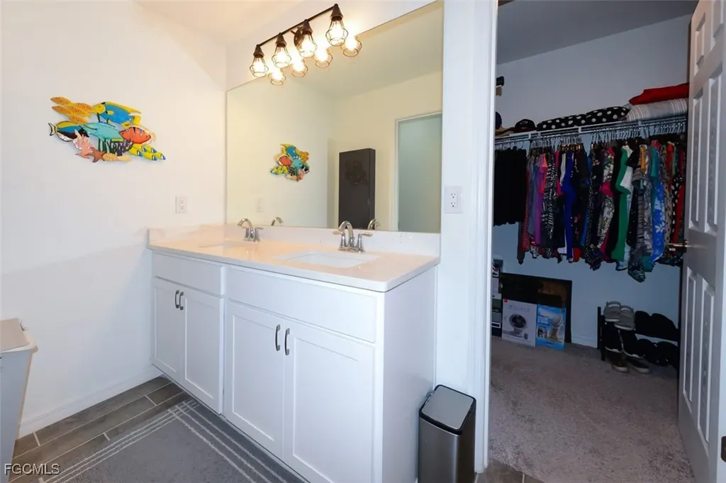 1324 SW 8th Place Cape Coral FL 33991