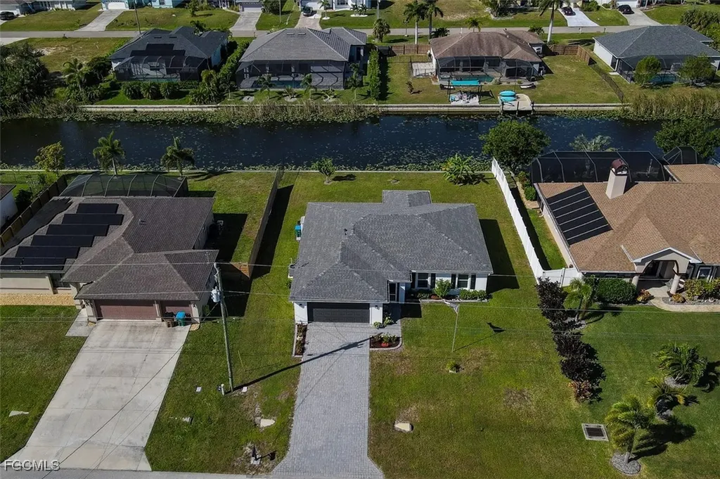 1324 SW 8th Place Cape Coral FL 33991