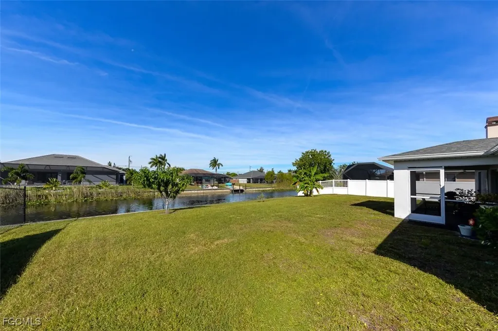 1324 SW 8th Place Cape Coral FL 33991