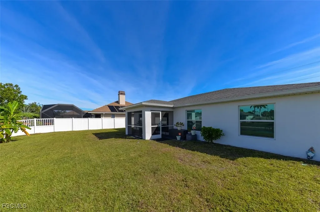 1324 SW 8th Place Cape Coral FL 33991