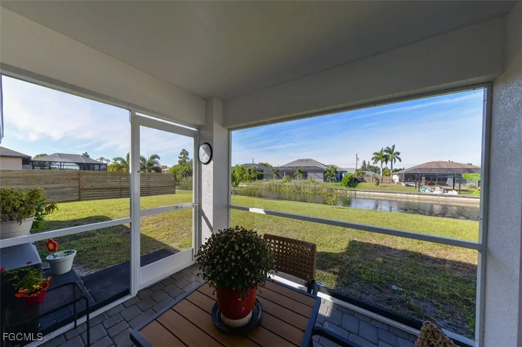 1324 SW 8th Place Cape Coral FL 33991