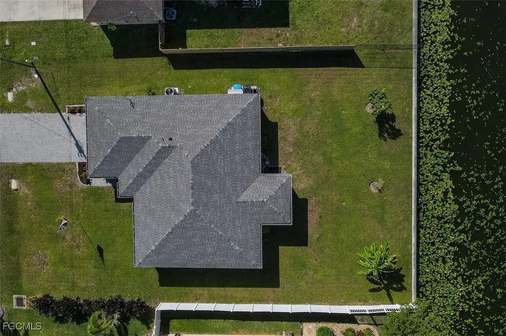 1324 SW 8th Place Cape Coral FL 33991