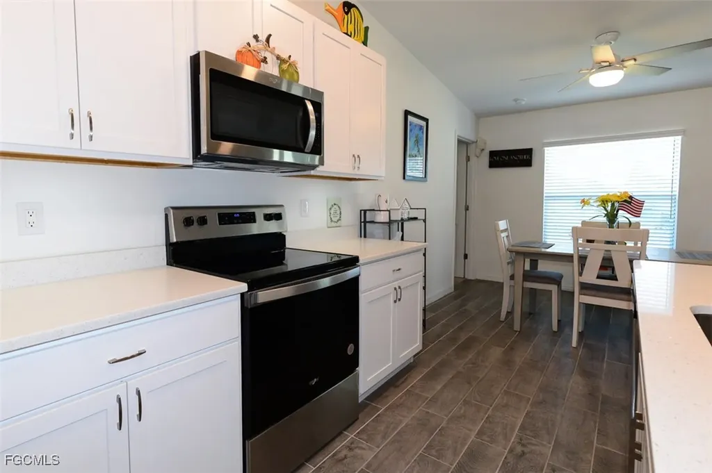 1324 SW 8th Place Cape Coral FL 33991
