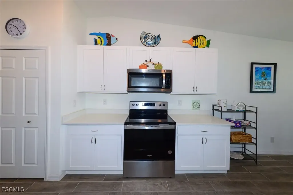 1324 SW 8th Place Cape Coral FL 33991