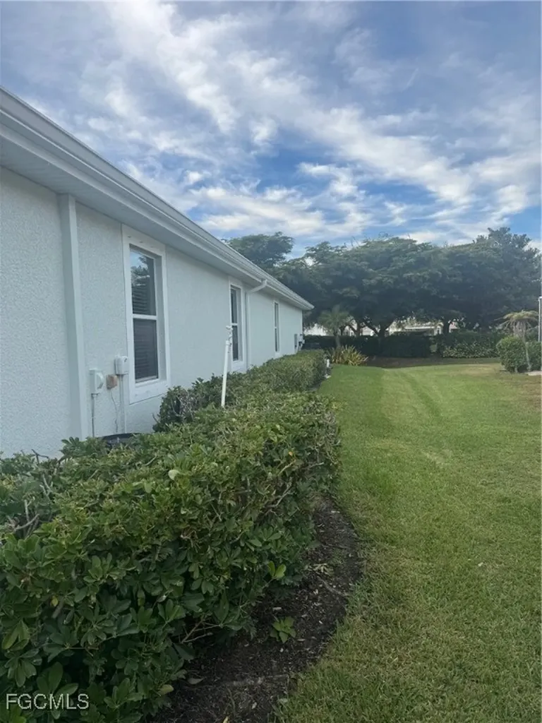 2557 Ashbury Circle Cape Coral FL 33991