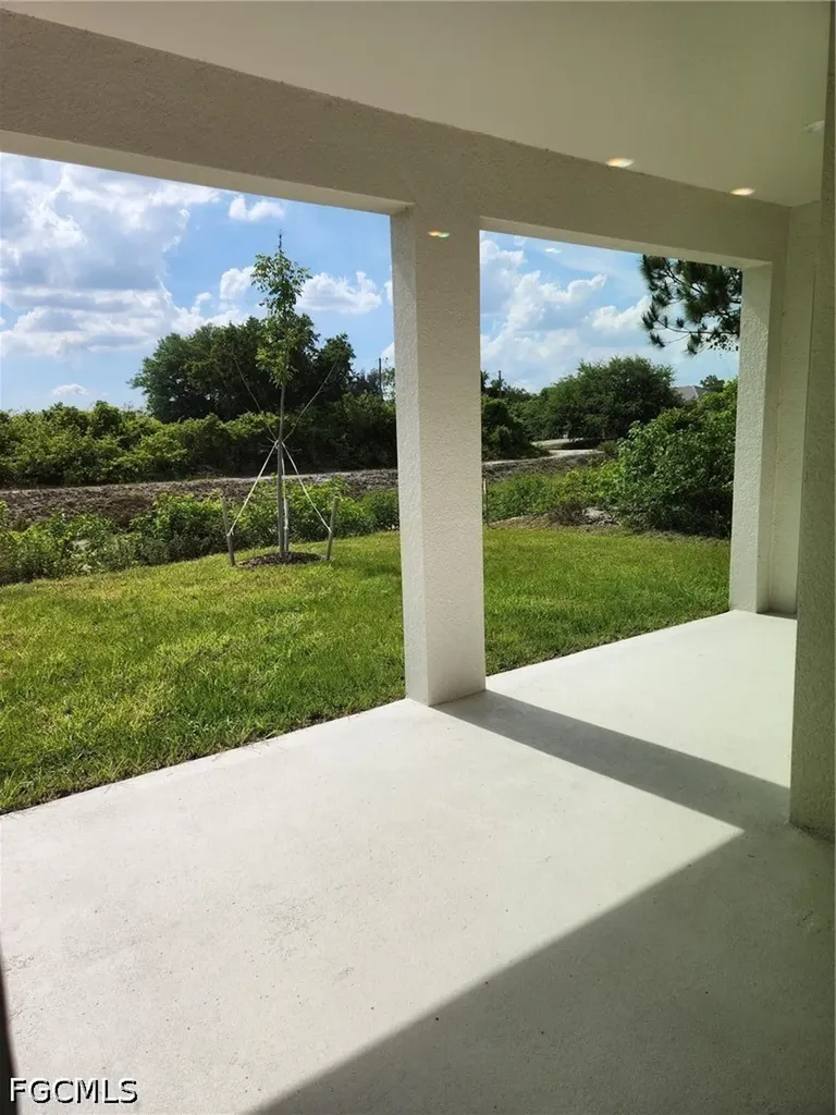2404 Vera Avenue S Lehigh Acres FL 33976