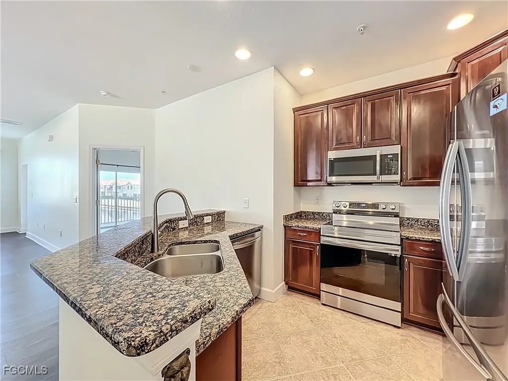 3668 Parkridge Circle Sarasota FL 34243