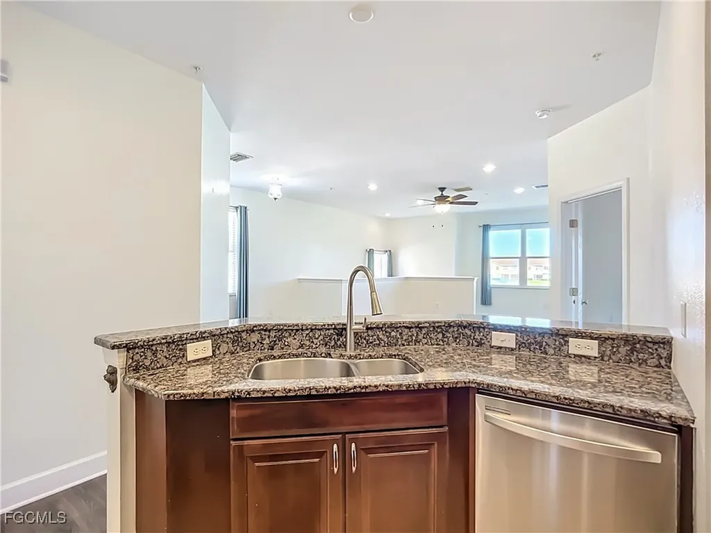 3668 Parkridge Circle Sarasota FL 34243