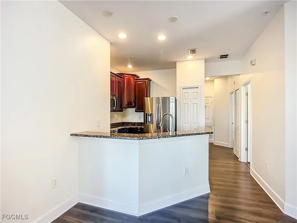 3668 Parkridge Circle Sarasota FL 34243