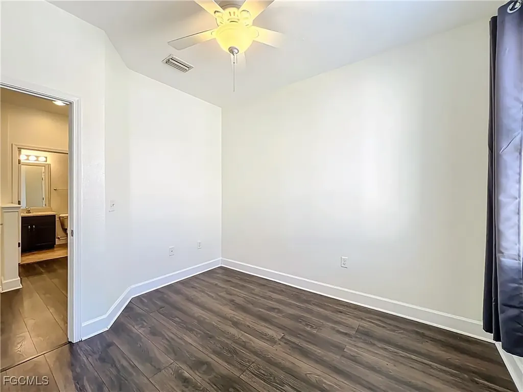 3668 Parkridge Circle Sarasota FL 34243