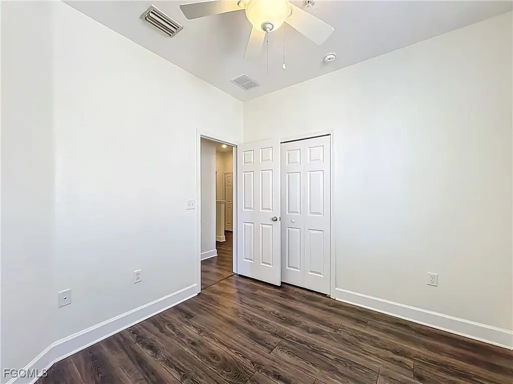 3668 Parkridge Circle Sarasota FL 34243