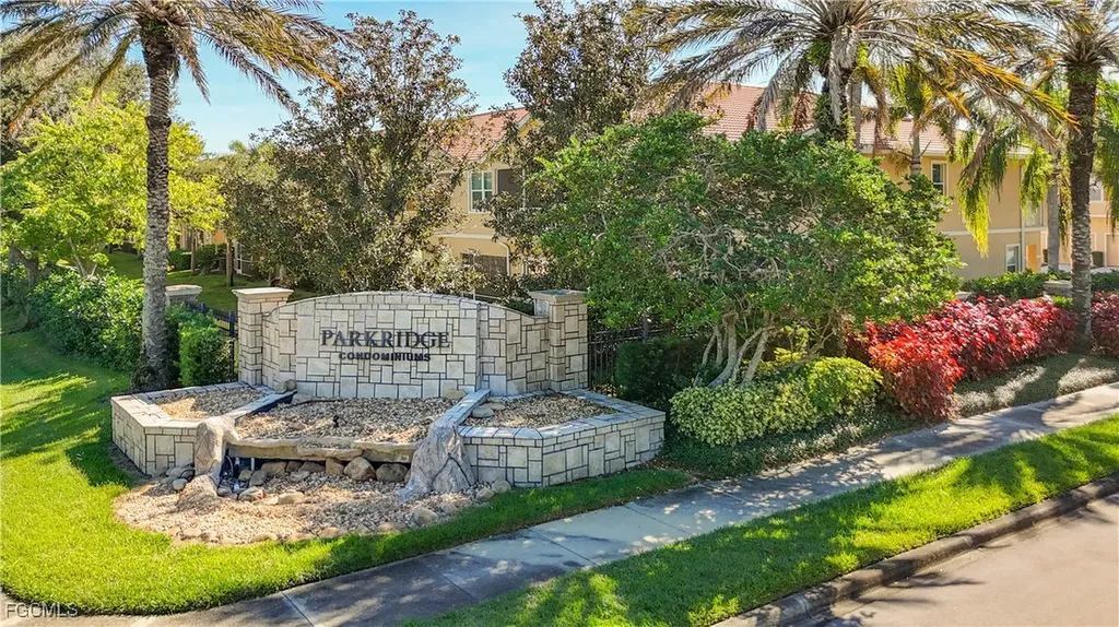 3668 Parkridge Circle Sarasota FL 34243