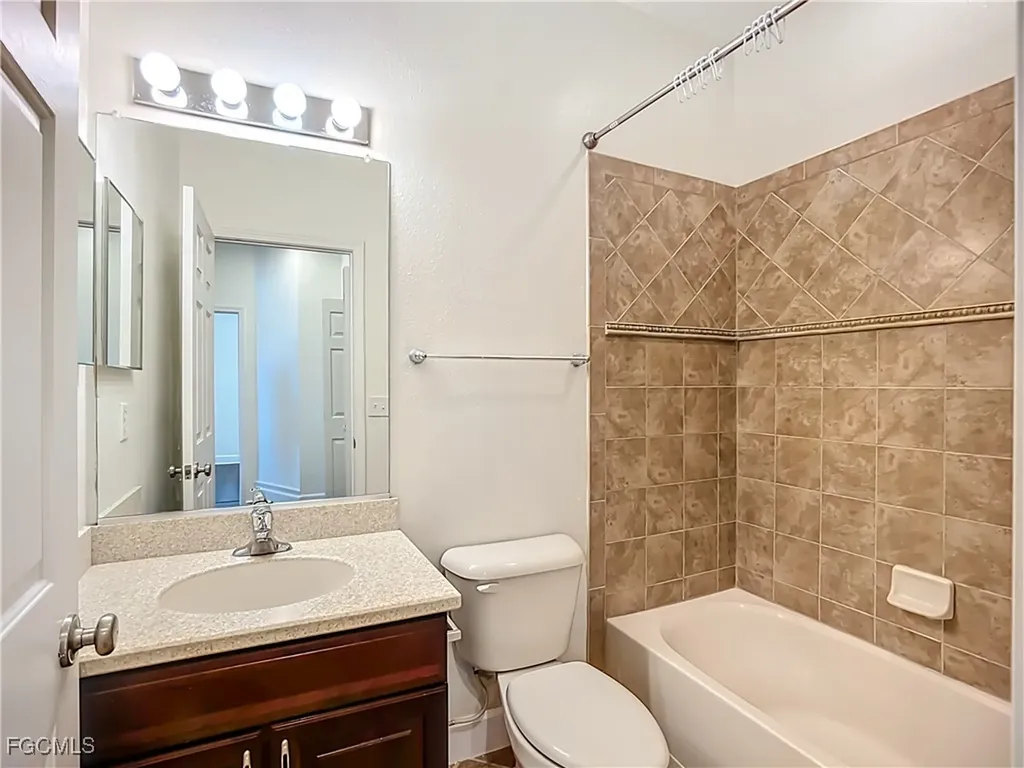 3668 Parkridge Circle Sarasota FL 34243