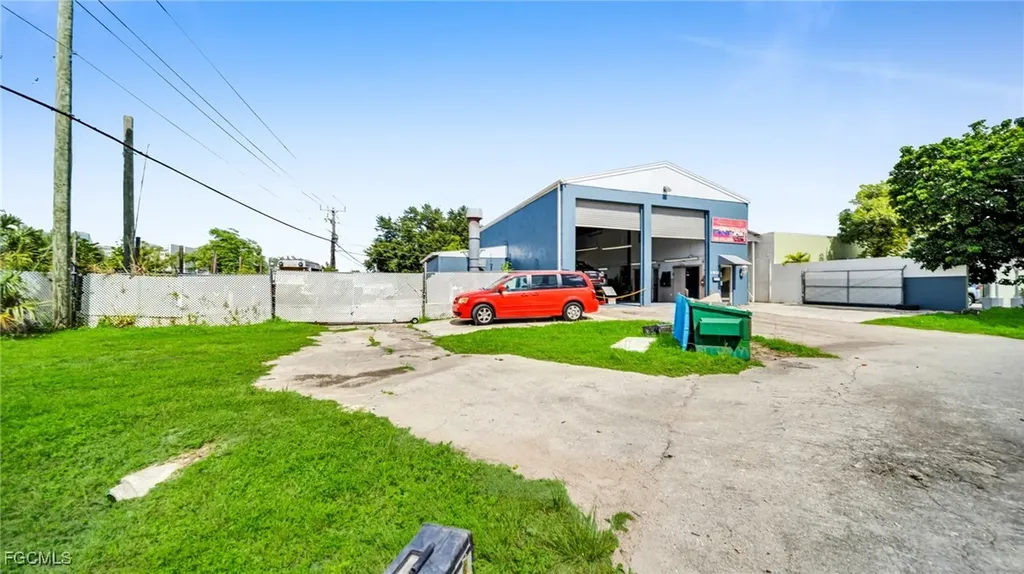 1901 Dana Drive Fort Myers FL 33907