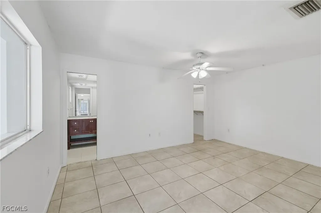 924 SE 24th Avenue Cape Coral FL 33990