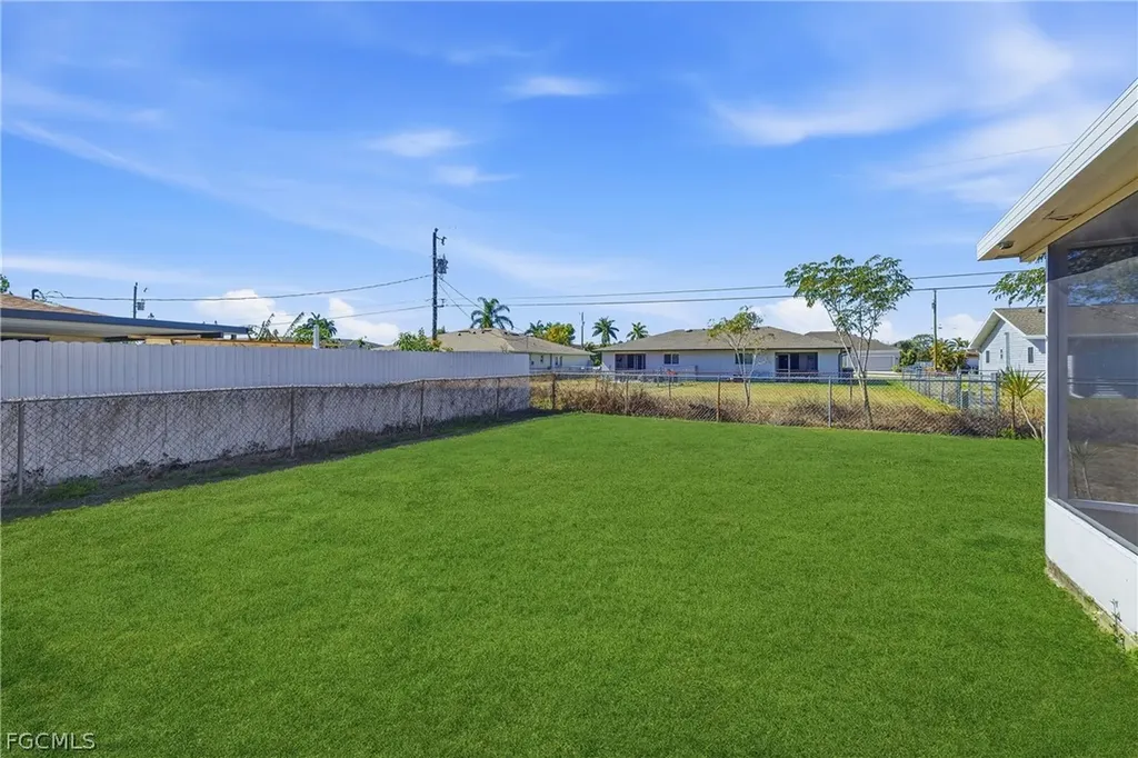 924 SE 24th Avenue Cape Coral FL 33990