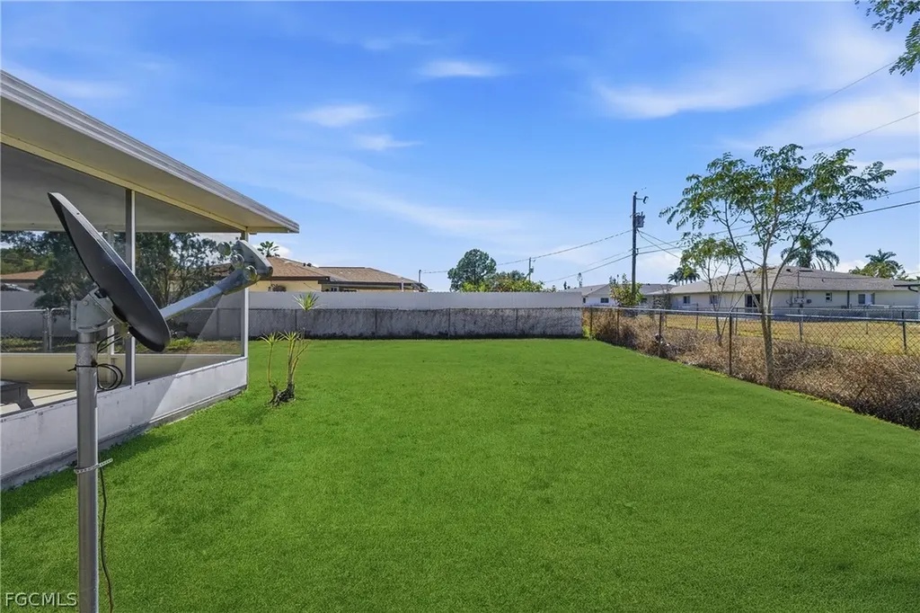 924 SE 24th Avenue Cape Coral FL 33990