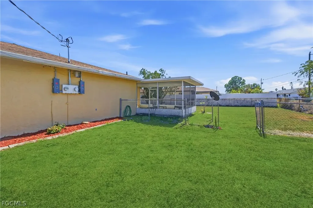 924 SE 24th Avenue Cape Coral FL 33990