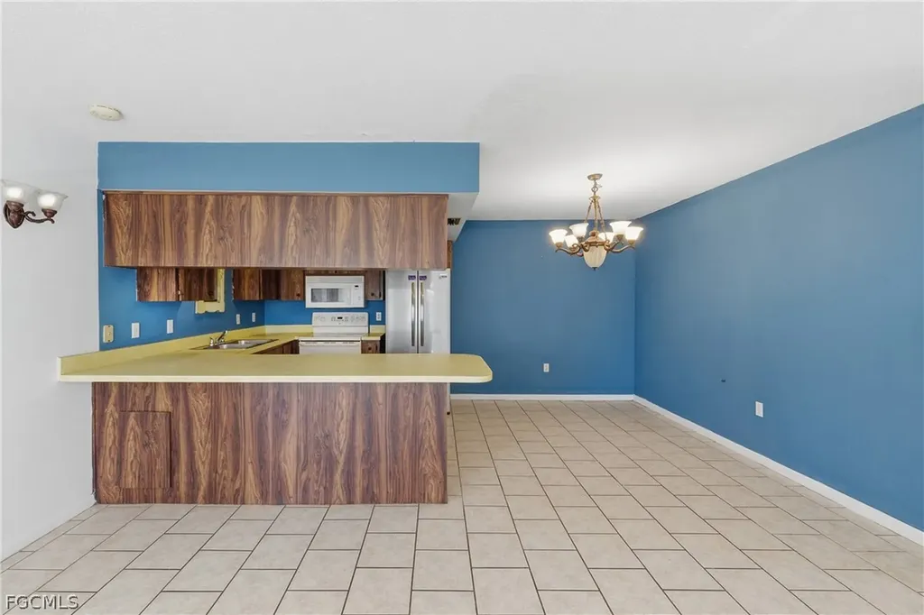 924 SE 24th Avenue Cape Coral FL 33990