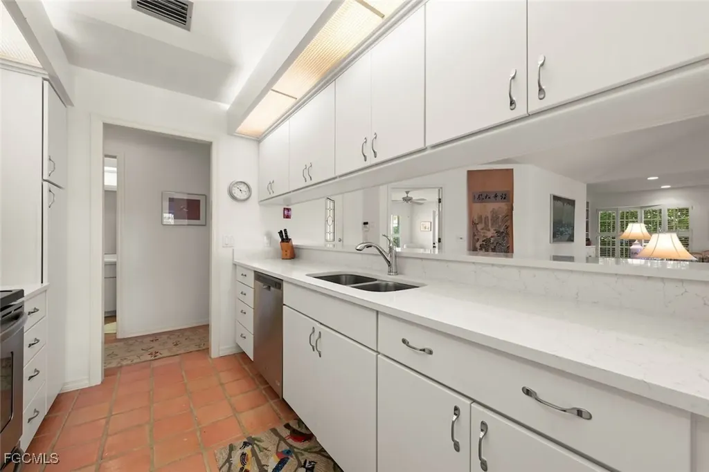 220 Daniel Drive Sanibel FL 33957