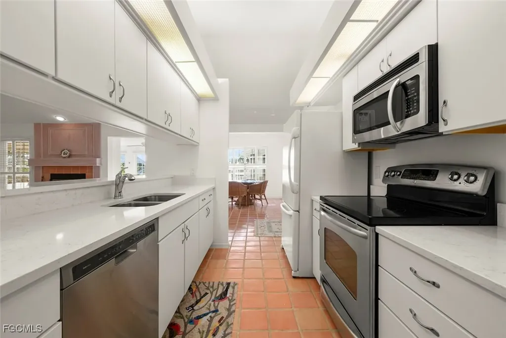 220 Daniel Drive Sanibel FL 33957