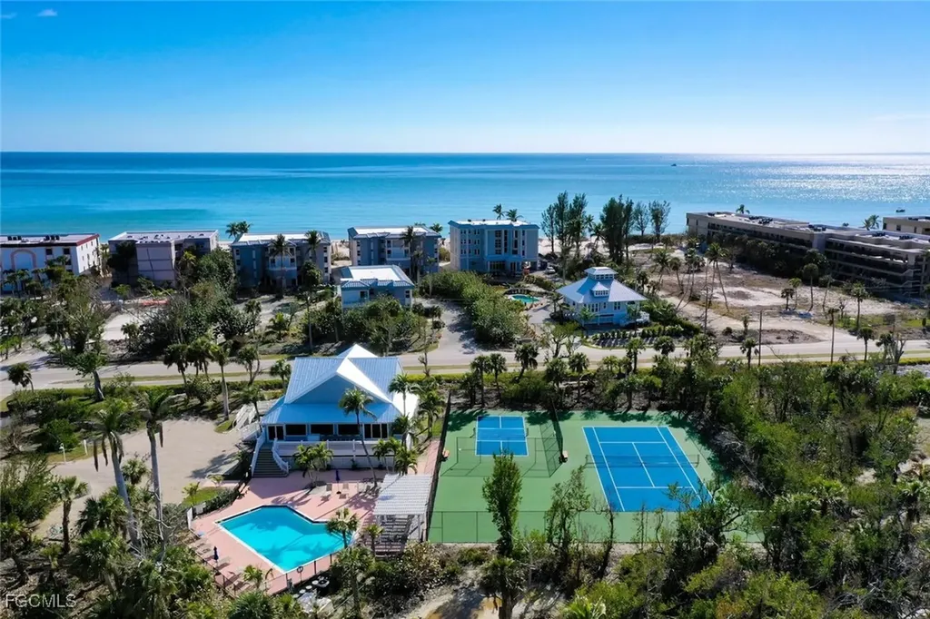 220 Daniel Drive Sanibel FL 33957