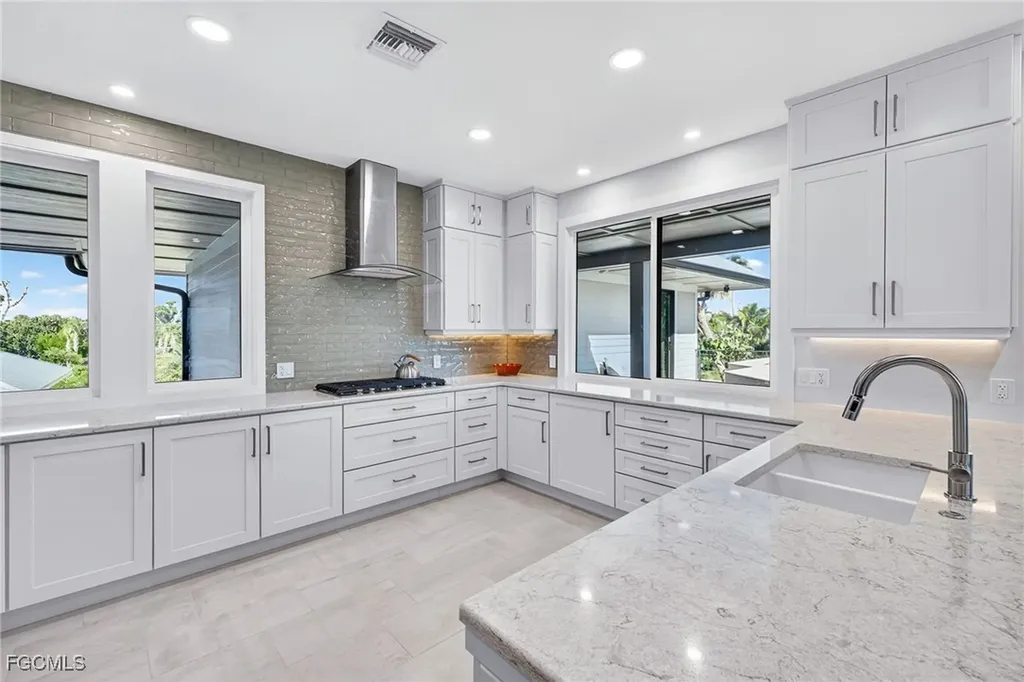 5079 Joewood Drive Sanibel FL 33957