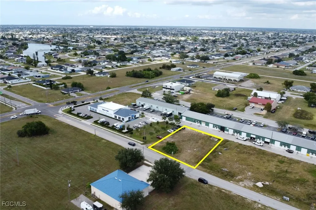 831 NE 7th Street Cape Coral FL 33909