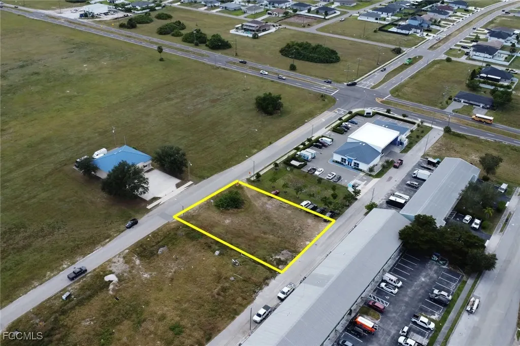831 NE 7th Street Cape Coral FL 33909