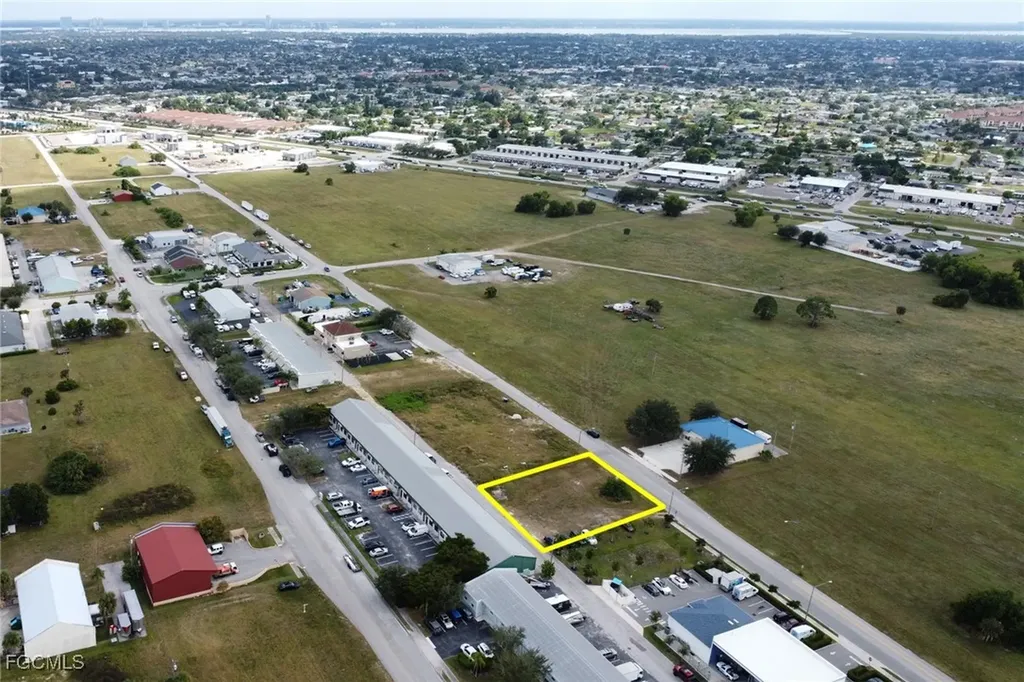 831 NE 7th Street Cape Coral FL 33909