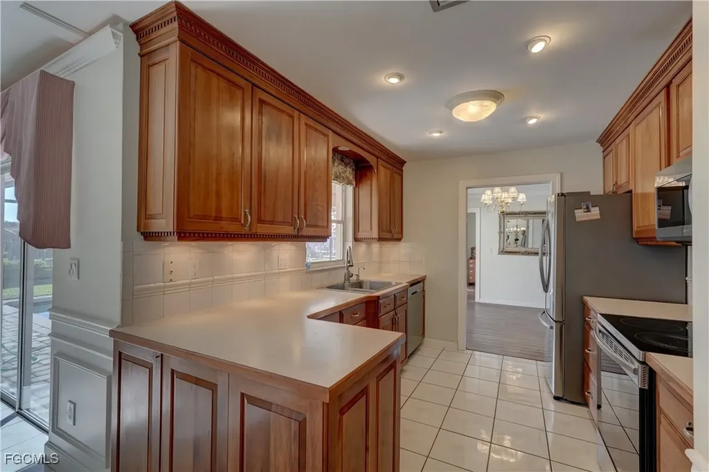 3117 SE 19th Avenue Cape Coral FL 33904