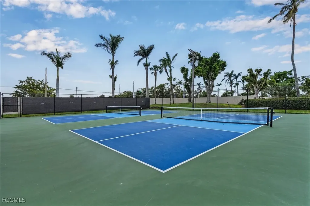 9513 Mariners Cove Lane Fort Myers FL 33919