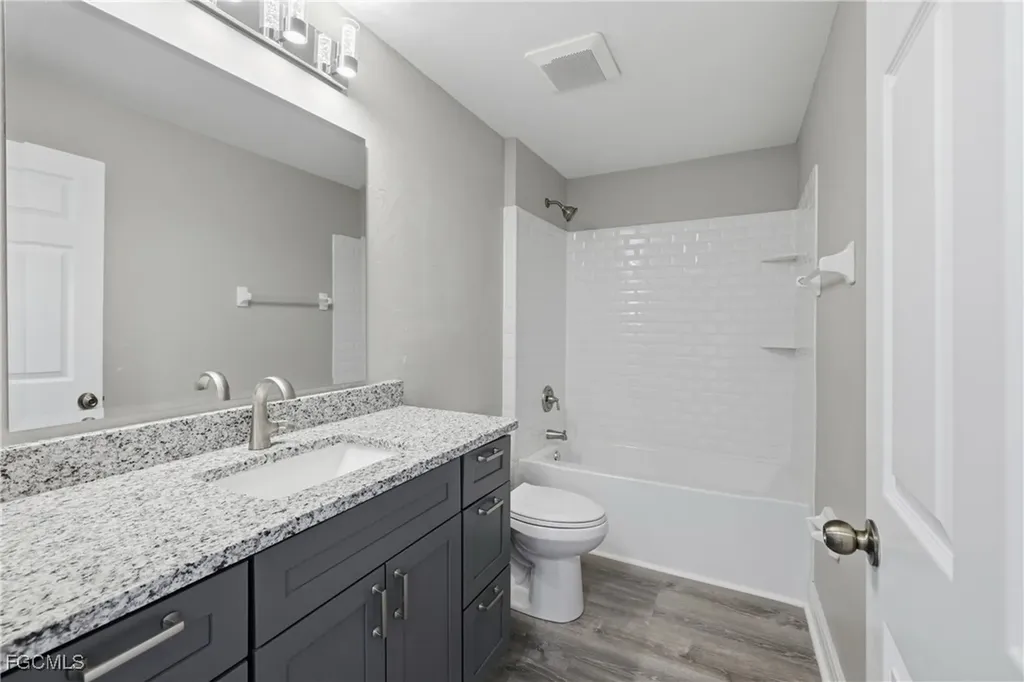 409 NE 25th Terrace Cape Coral FL 33909