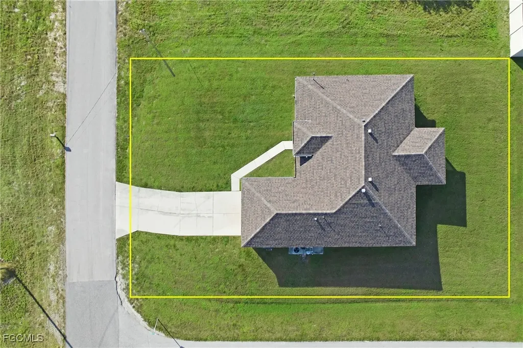 409 NE 25th Terrace Cape Coral FL 33909