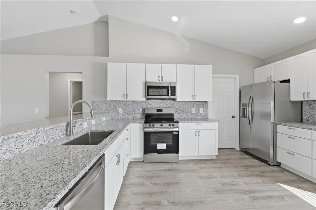 409 NE 25th Terrace Cape Coral FL 33909