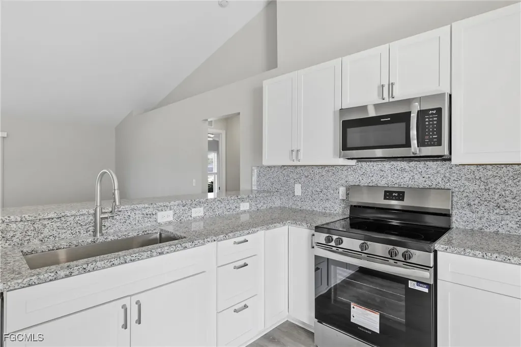 409 NE 25th Terrace Cape Coral FL 33909