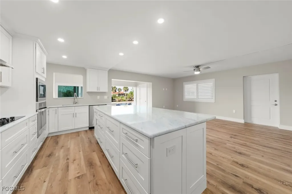 1610 Middle Gulf Drive Sanibel FL 33957