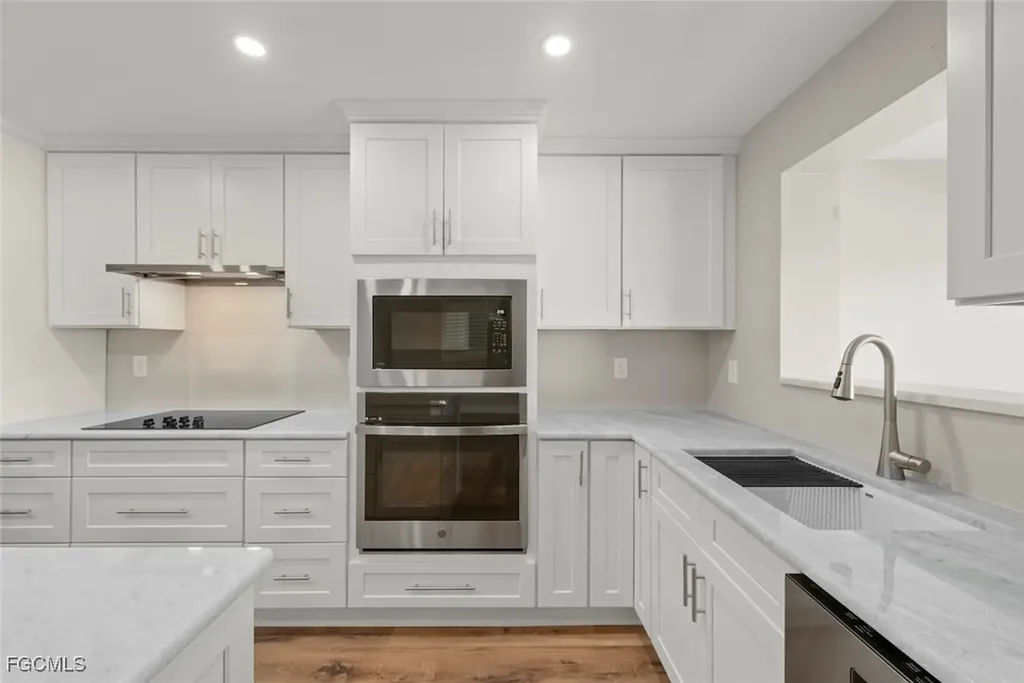 1610 Middle Gulf Drive Sanibel FL 33957