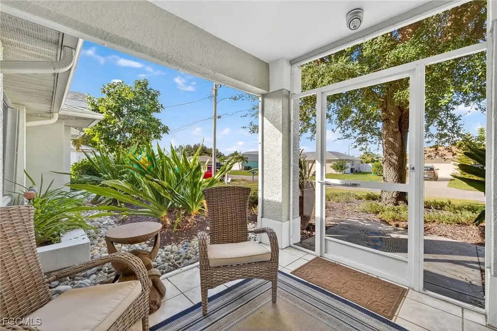 219 SE 1st Place Cape Coral FL 33990