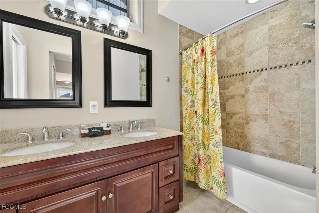 219 SE 1st Place Cape Coral FL 33990
