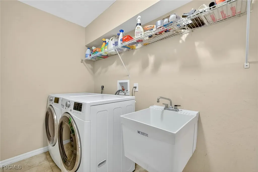 219 SE 1st Place Cape Coral FL 33990