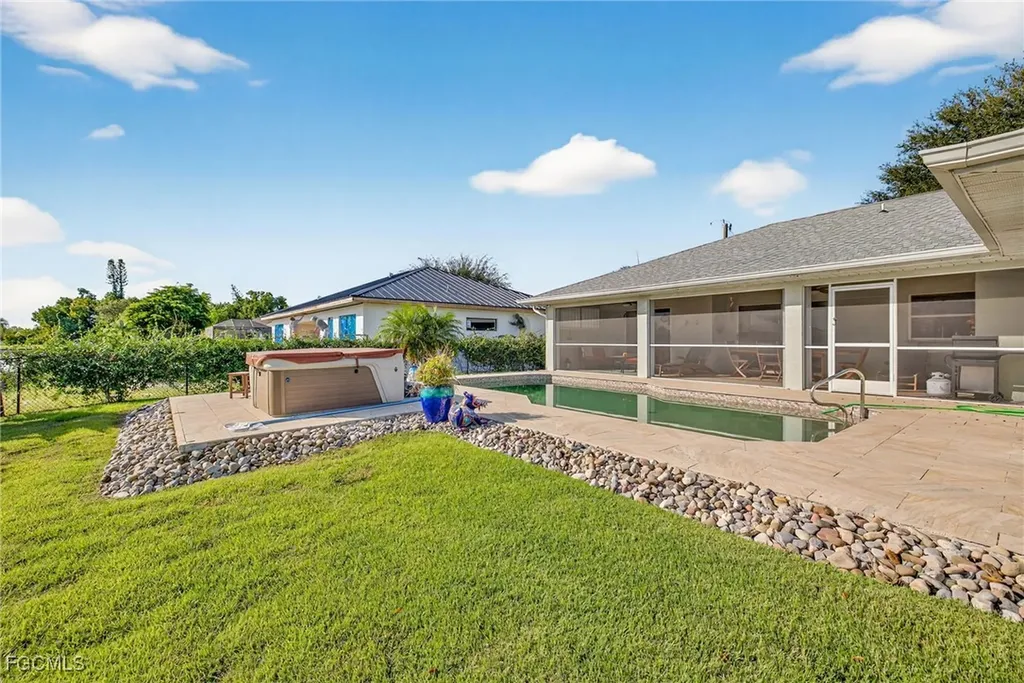 219 SE 1st Place Cape Coral FL 33990