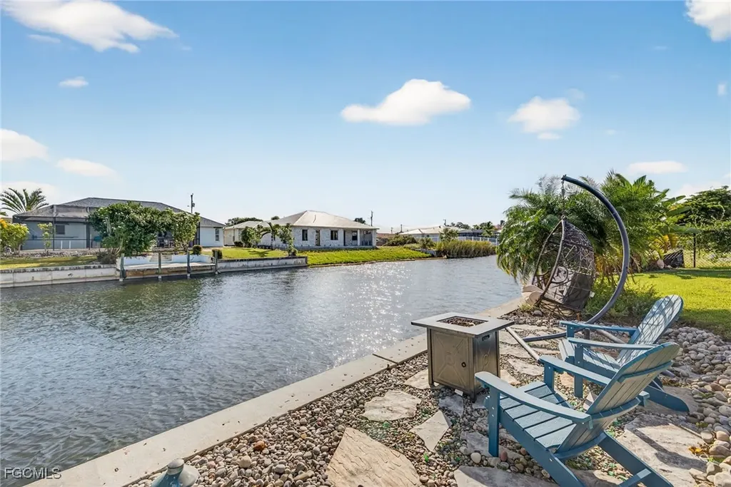 219 SE 1st Place Cape Coral FL 33990