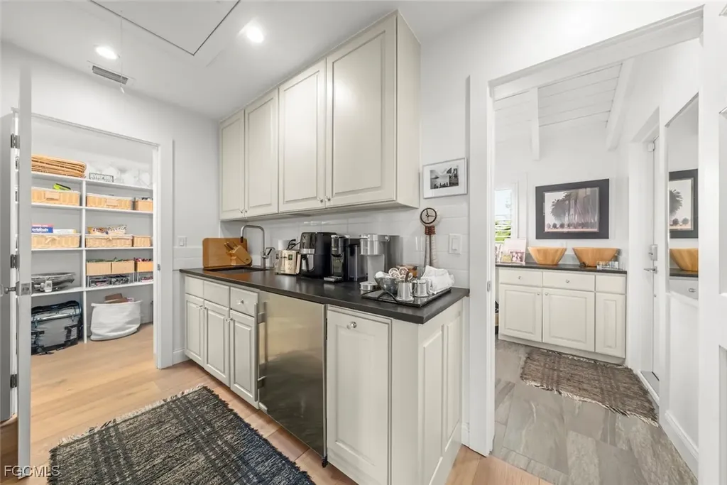 5145 Joewood Drive Sanibel FL 33957