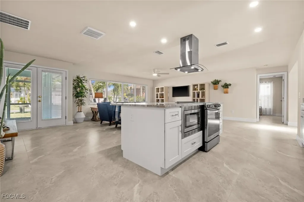 146 SW 51st Street Cape Coral FL 33914