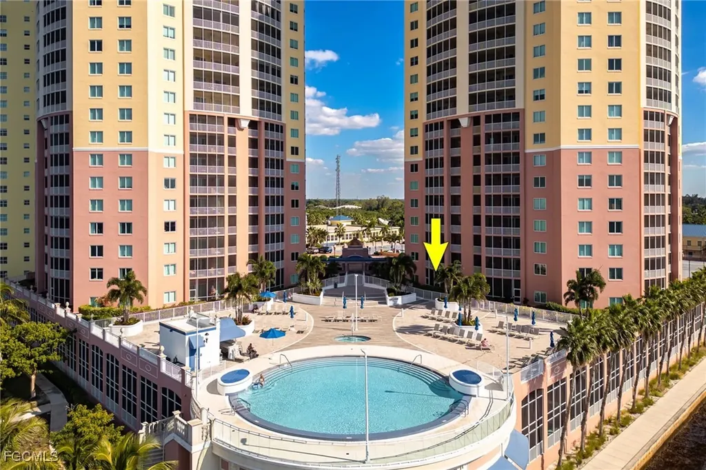 2743 1st Street Fort Myers FL 33916